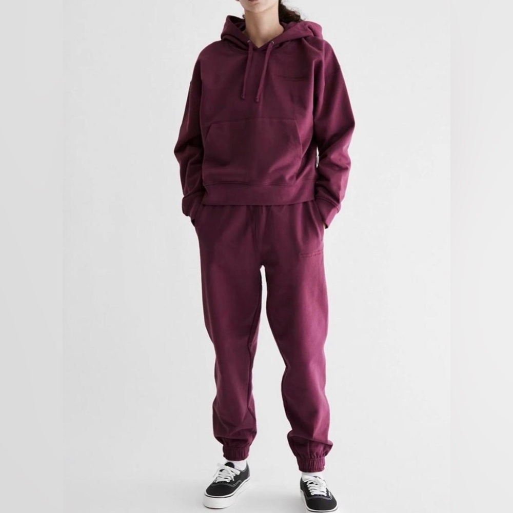 Saturday’s NYC hoodie and sweatpants size XS
